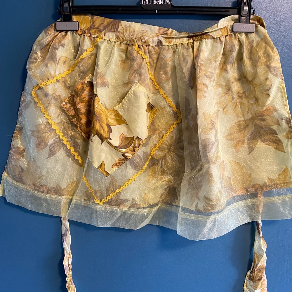 Vintage apron - two layers - floral print